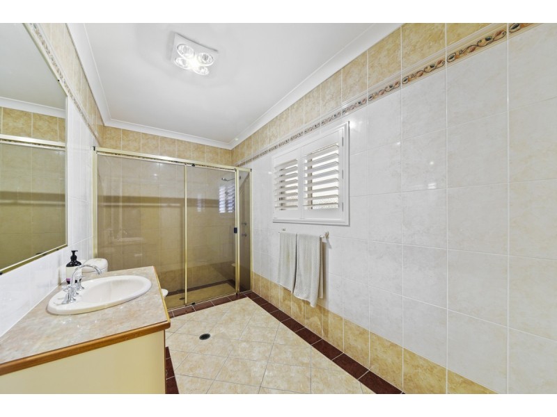 10 Ridley Road, Bridgeman Downs QLD 4035