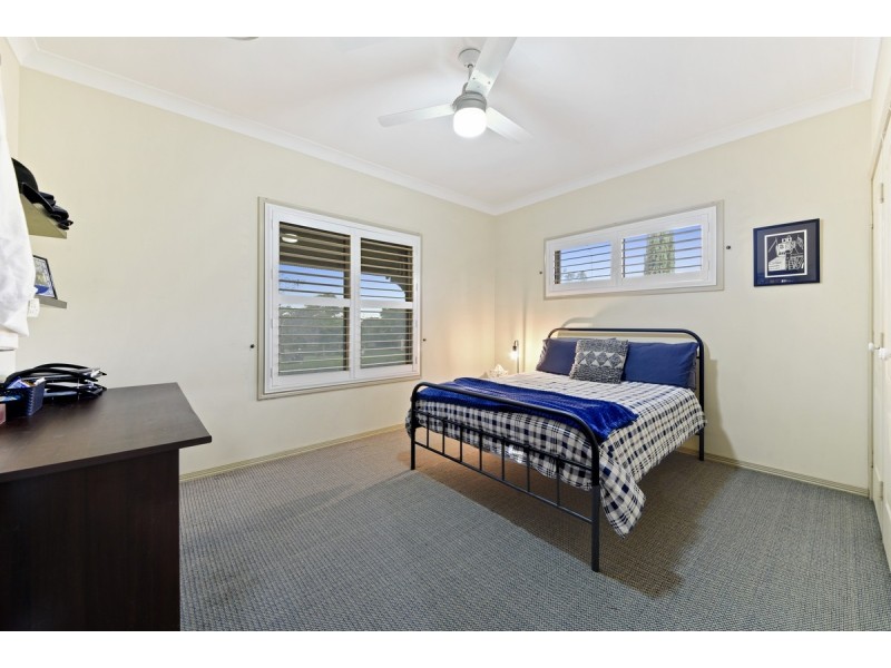 10 Ridley Road, Bridgeman Downs QLD 4035