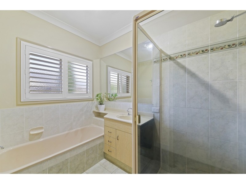 10 Ridley Road, Bridgeman Downs QLD 4035