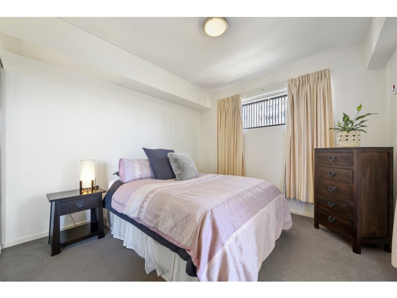 27/23 Playfield Street, Chermside QLD 4032