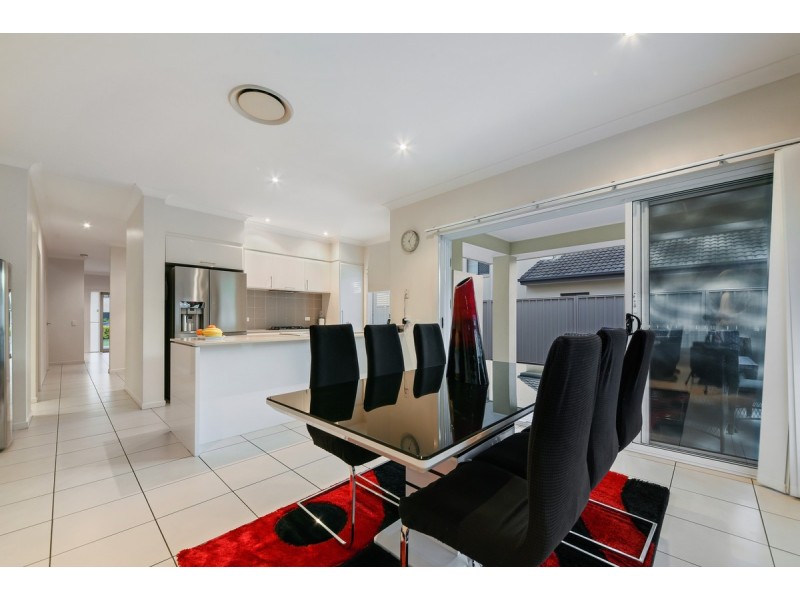 4 Pressland Street, Carseldine QLD 4034