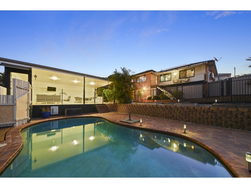 24 Gordon Road, Ferny Hills QLD 4055
