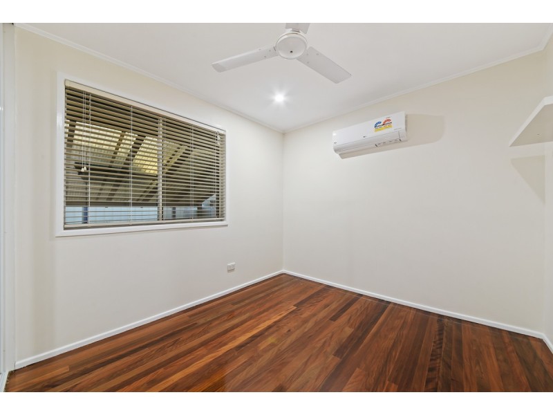 24 Gordon Road, Ferny Hills QLD 4055