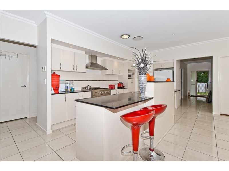 9 Gardenia Place, Bridgeman Downs QLD 4035