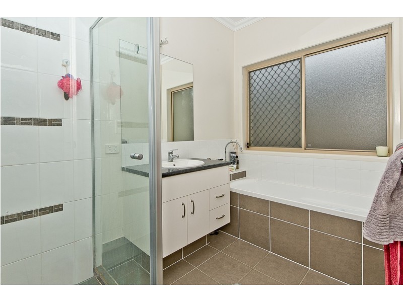 9 Gardenia Place, Bridgeman Downs QLD 4035