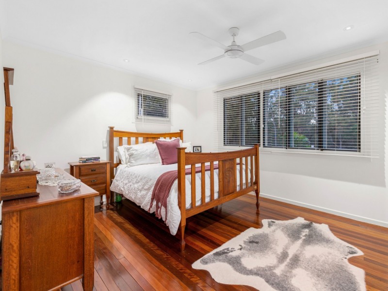 32 Redbourne Street, Chermside West QLD 4032
