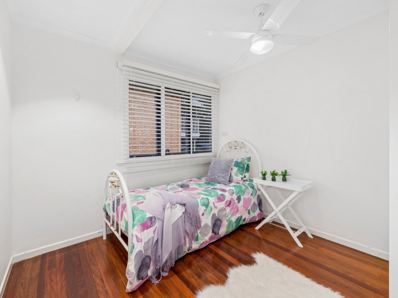 32 Redbourne Street, Chermside West QLD 4032