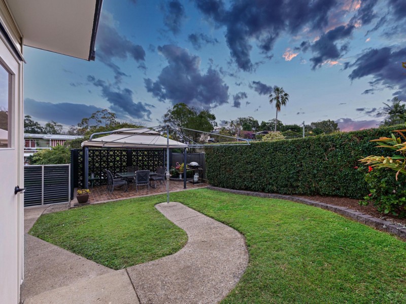 32 Redbourne Street, Chermside West QLD 4032