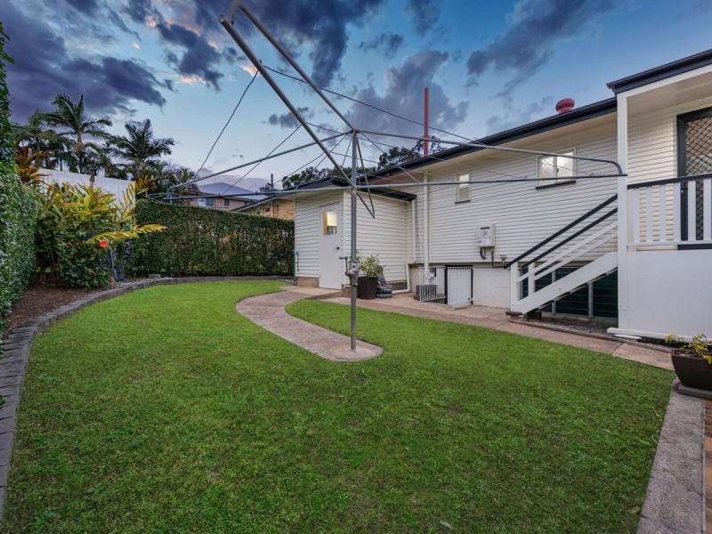 32 Redbourne Street, Chermside West QLD 4032