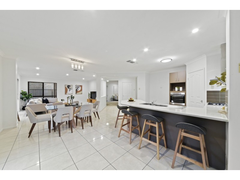 18 Crowcombe Place, Carseldine QLD 4034