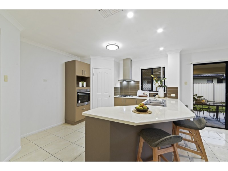 18 Crowcombe Place, Carseldine QLD 4034