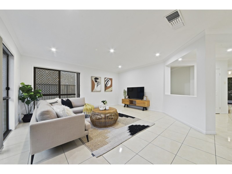 18 Crowcombe Place, Carseldine QLD 4034