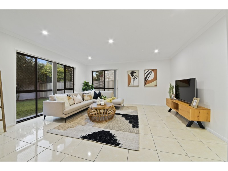 18 Crowcombe Place, Carseldine QLD 4034