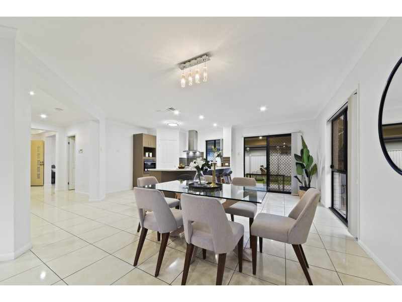 18 Crowcombe Place, Carseldine QLD 4034