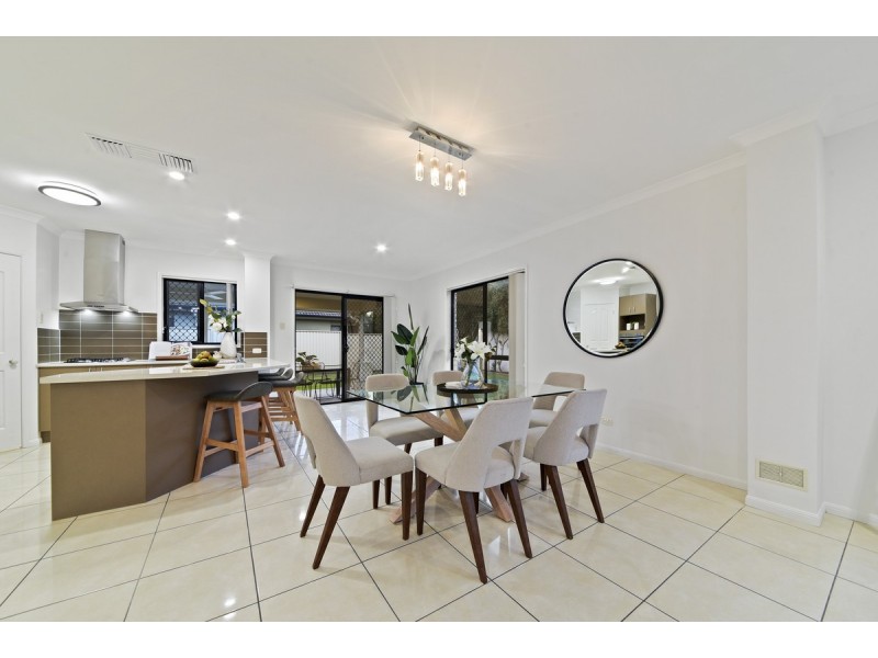 18 Crowcombe Place, Carseldine QLD 4034