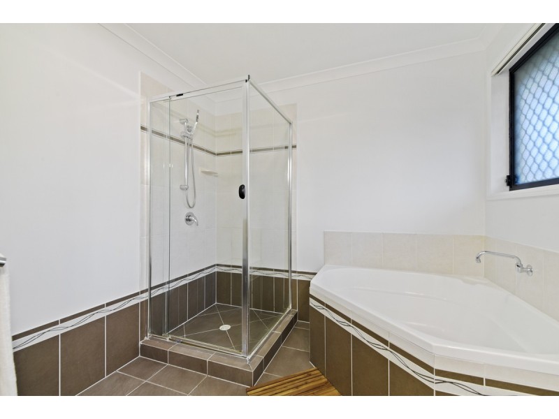 18 Crowcombe Place, Carseldine QLD 4034