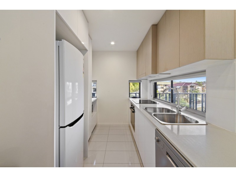 202/15 Ethel Street, Chermside QLD 4032