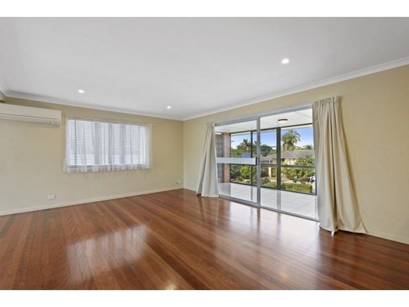 9 Graymond Street, Chermside West QLD 4032