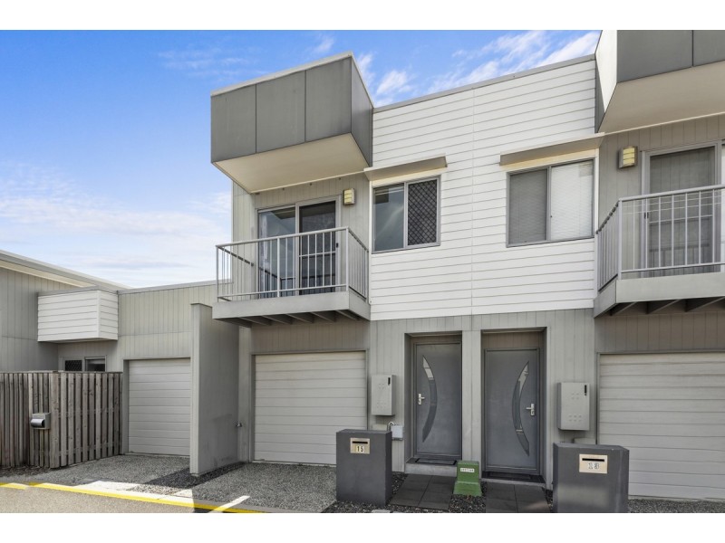 15 Broadwater Lane, Fitzgibbon QLD 4018