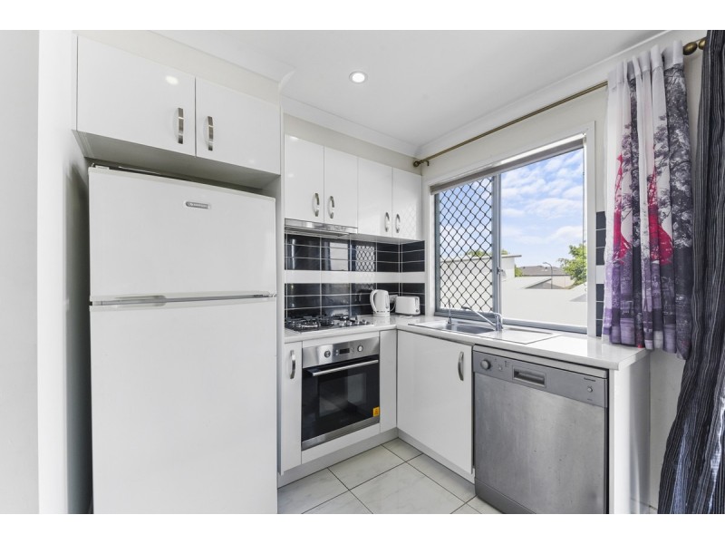 15 Broadwater Lane, Fitzgibbon QLD 4018