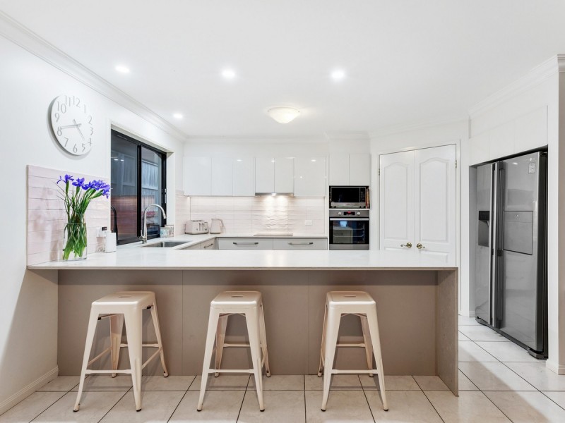 11 Dicaprio Circuit, Bridgeman Downs QLD 4035