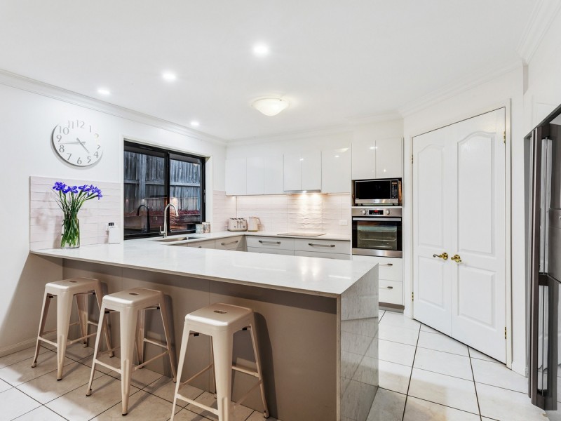 11 Dicaprio Circuit, Bridgeman Downs QLD 4035