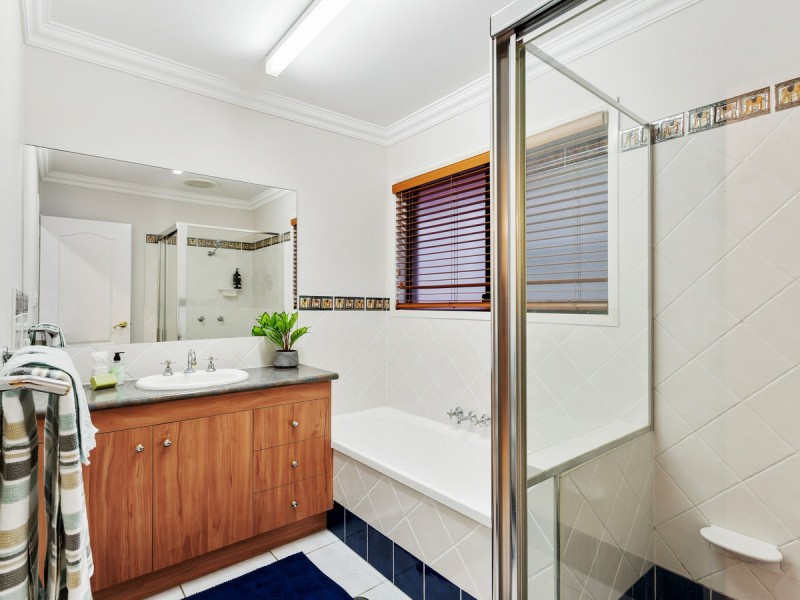 11 Dicaprio Circuit, Bridgeman Downs QLD 4035