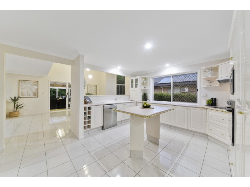 3 Sommerville Place, Chermside West QLD 4032