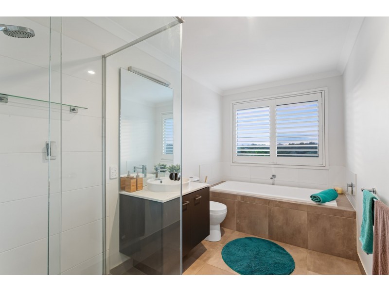 4 Beazley Circuit, Bridgeman Downs QLD 4035