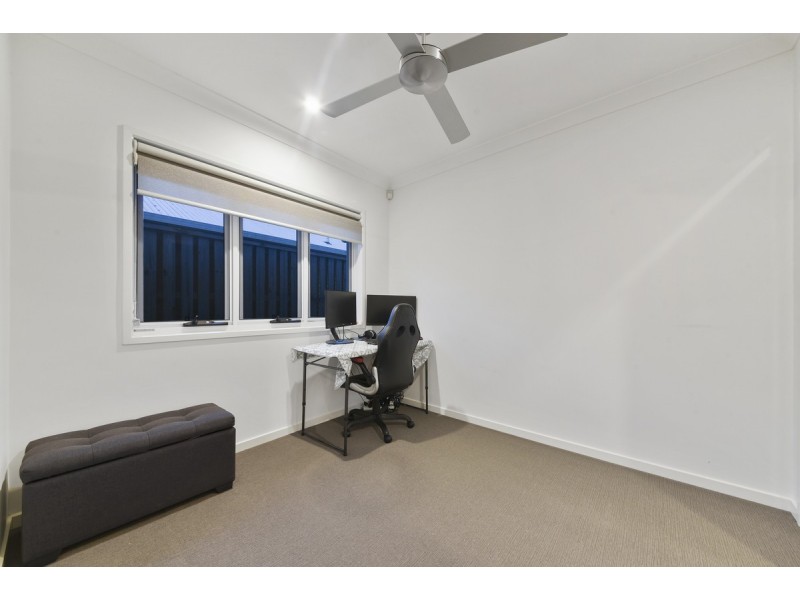 13 Blue Mountains Crescent, Fitzgibbon QLD 4018