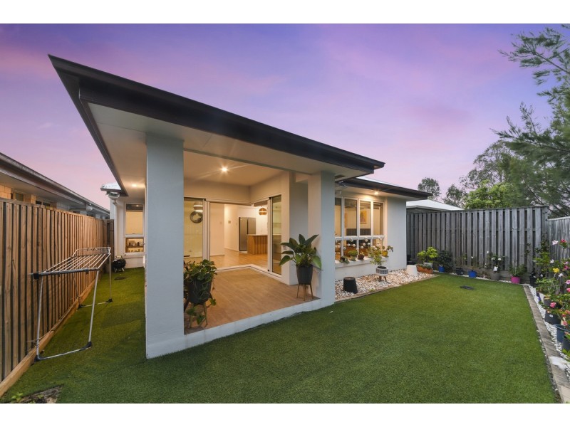 13 Blue Mountains Crescent, Fitzgibbon QLD 4018