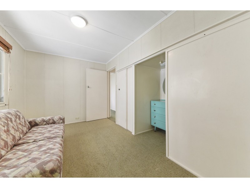 24 Lindale Street, Chermside West QLD 4032