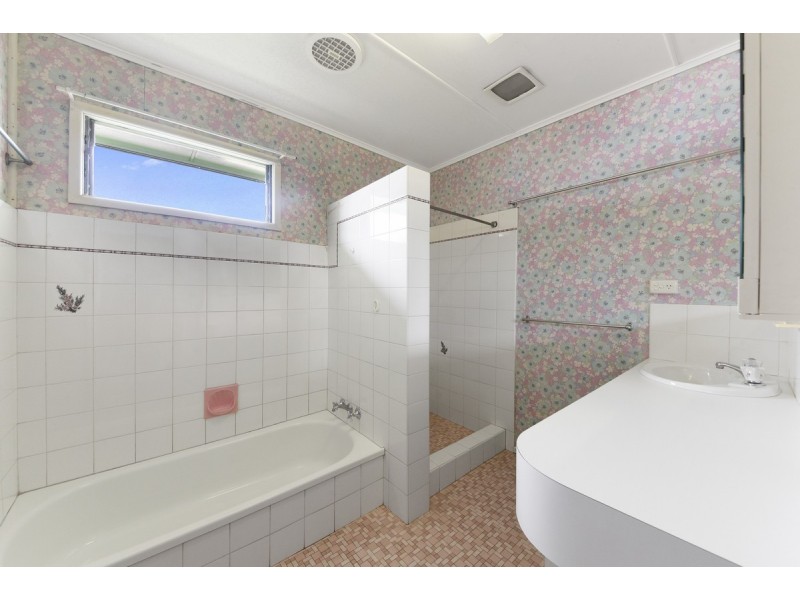 24 Lindale Street, Chermside West QLD 4032