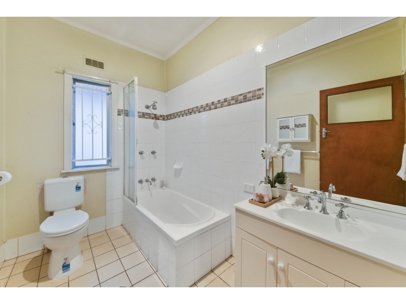 8 Kirby Road, Aspley QLD 4034