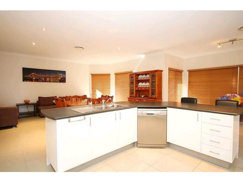 16 Laura Place, Nudgee QLD 4014