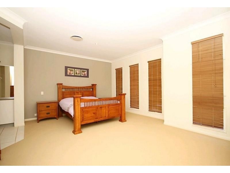 16 Laura Place, Nudgee QLD 4014