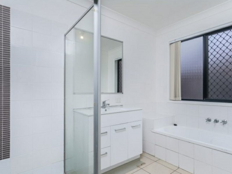 28 Diamond Avenue, Kallangur QLD 4503