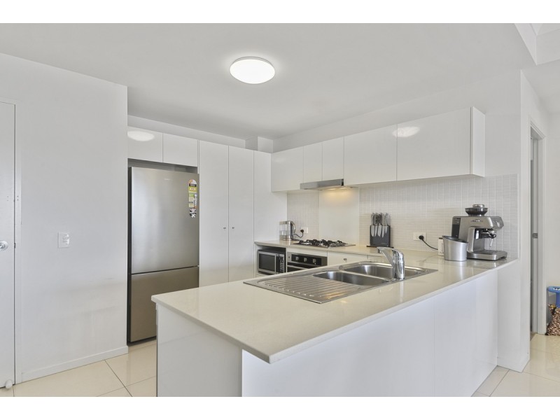 2203/19 Playfield Street, Chermside QLD 4032