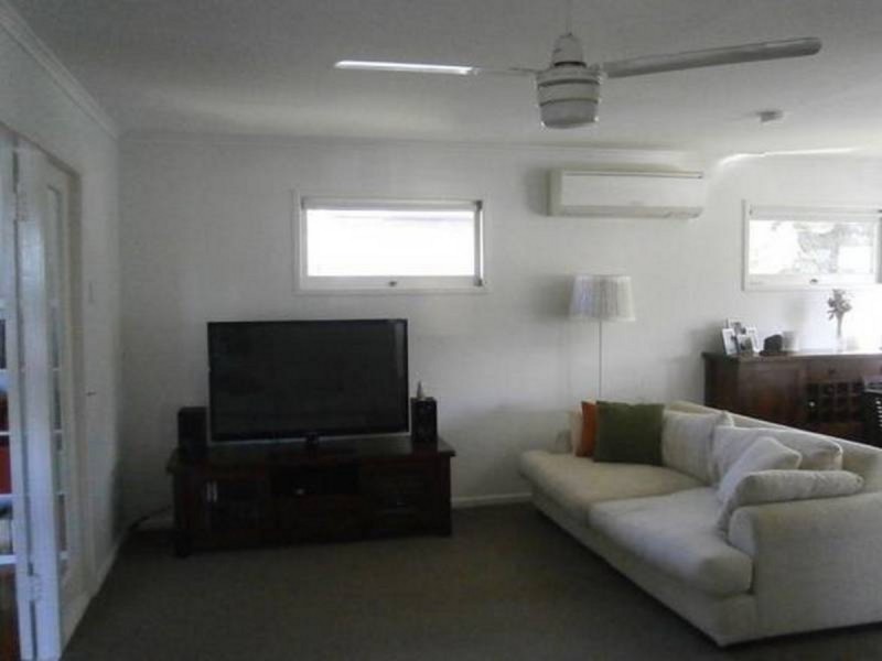 105 Mawson Street, Stafford Heights QLD 4053