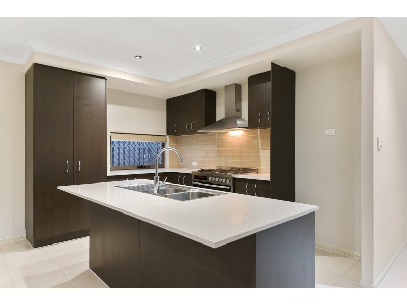 11 Blue Mountains Crescent, Fitzgibbon QLD 4018