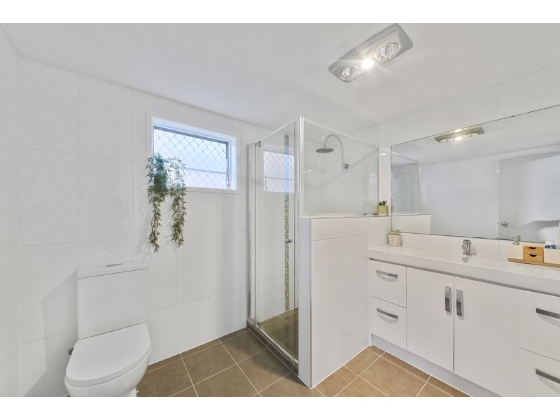 24 Pacific Street, Chermside West QLD 4032