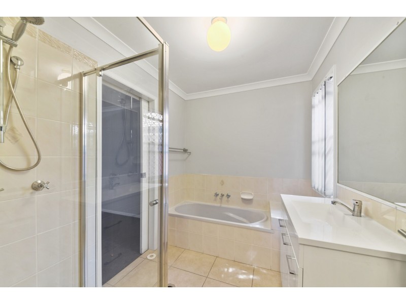 7 Manitoba Place, Wavell Heights QLD 4012