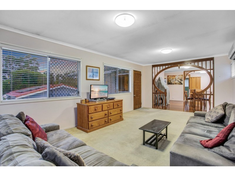 8 Narthanya Street, Chermside West QLD 4032