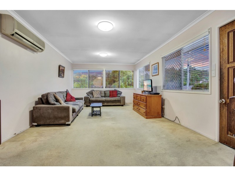 8 Narthanya Street, Chermside West QLD 4032