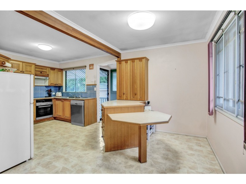 8 Narthanya Street, Chermside West QLD 4032