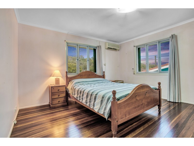 8 Narthanya Street, Chermside West QLD 4032