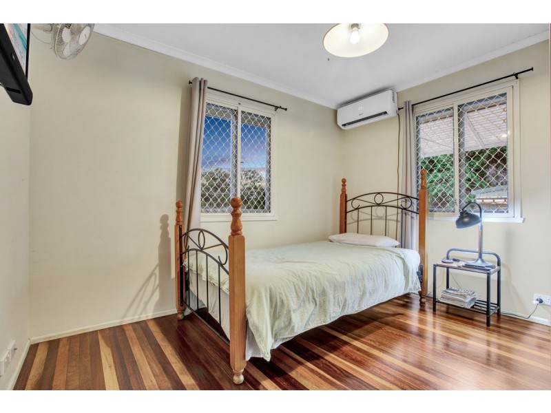 8 Narthanya Street, Chermside West QLD 4032