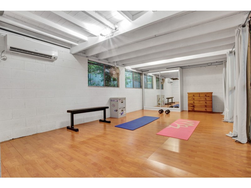 8 Narthanya Street, Chermside West QLD 4032