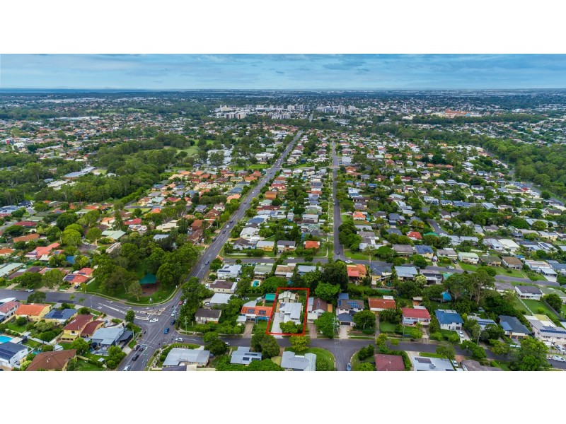 8 Narthanya Street, Chermside West QLD 4032