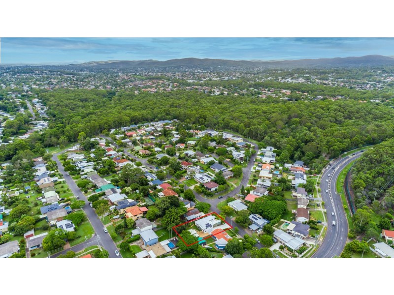 8 Narthanya Street, Chermside West QLD 4032